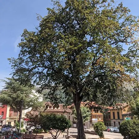 La Plaza Hotel